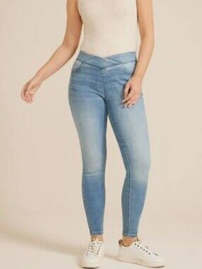 NWOT Maurices mjean Crossover High Rise Jegging 18S